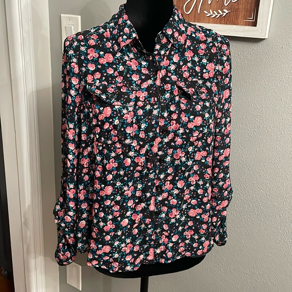 Active USA Tops - Active Floral Print Blouse Perfect Shirt